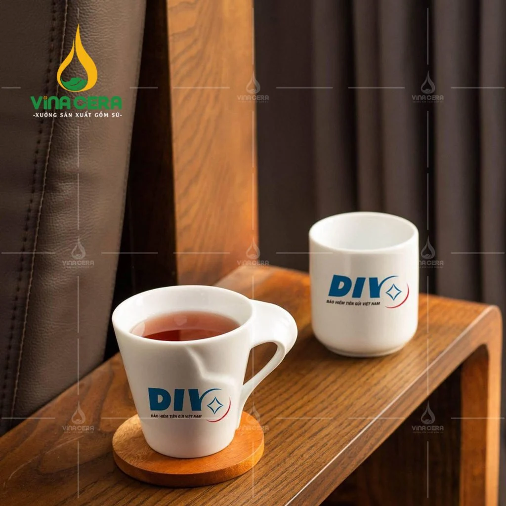 Những ưu điểm vượt trội của cốc sứ Minh Châu Xưởng sản xuất ly sứ in logo