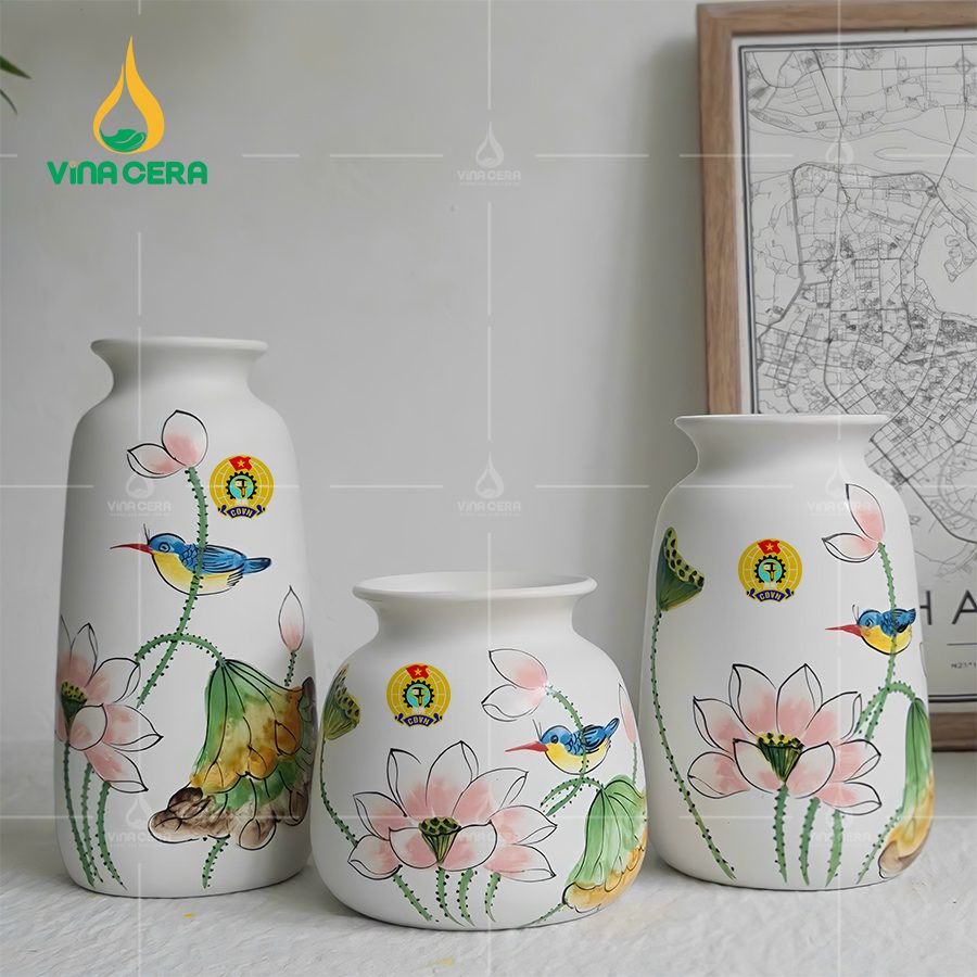 Đơn vị chuyên sản xuất gốm sứ minh châu đà nẵng theo yêu cầu lọ hoa in logo công Đoàn