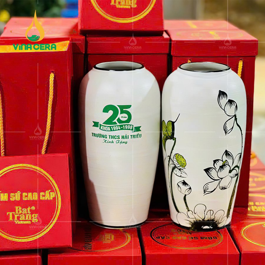 Quà tặng kỉ niệm 8-3 - Những lựa chọn hoàn hảo cho ngày Quốc tế Phụ nữ Xưởng lọ hoa in logo