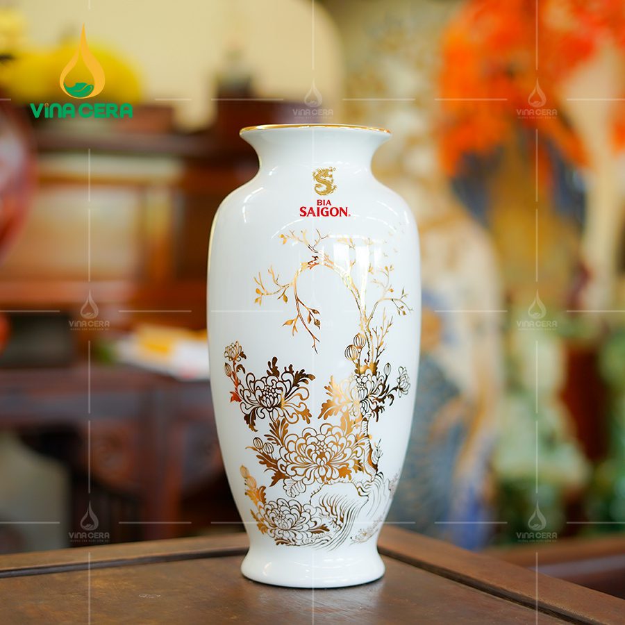 binh hoa su trang ve vang in logo 1