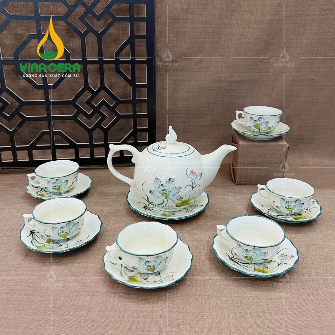 Top 10 Quà Tặng Tết Cao Cấp Ý Nghĩa Bộ ấm trà sứ vẽ sen xanh