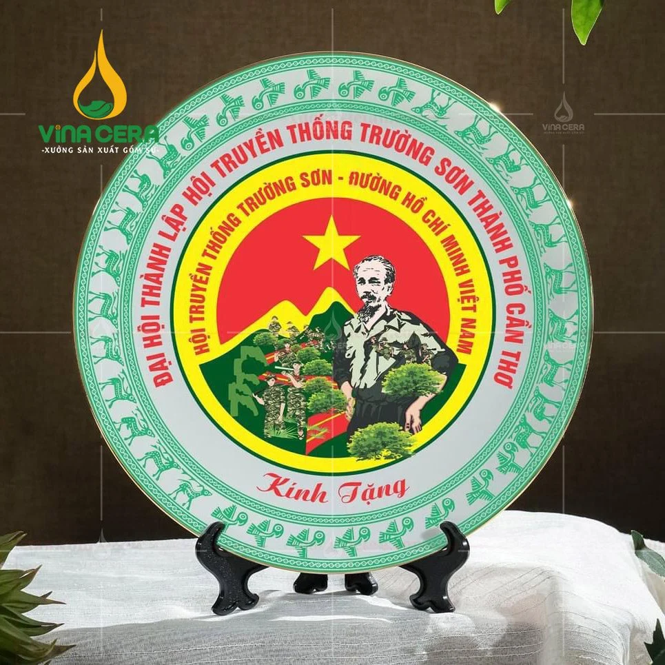 Đĩa biểu trưng - Quà tặng kỷ niệm ngày thành lập Quân đội Nhân dân