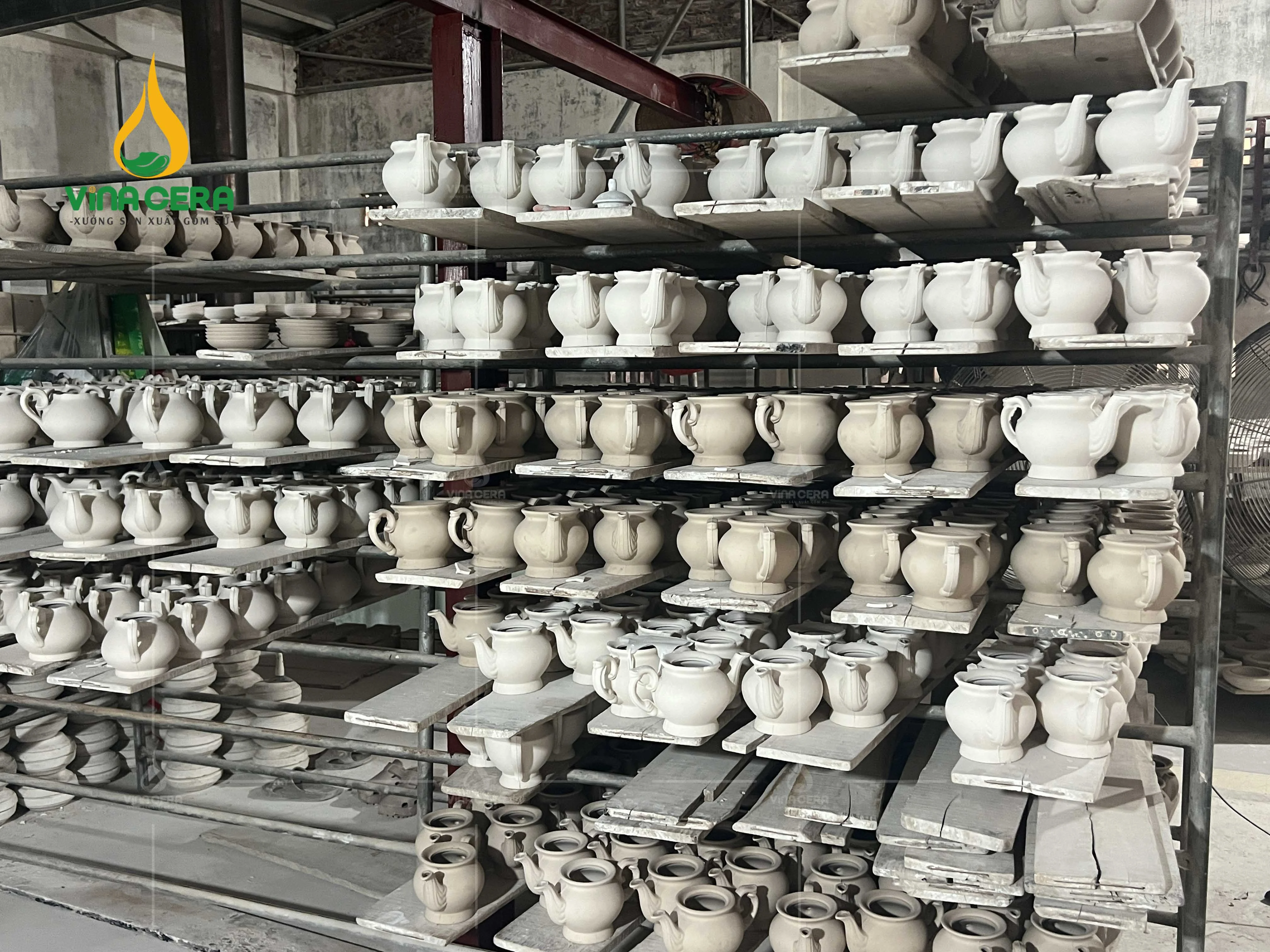 Xưởng sản xuất ấm chén Bát Tràng