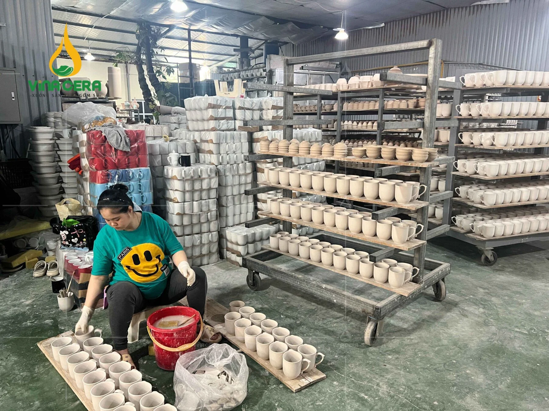 Bộ quà tặng chén đĩa dịp Tết giải pháp quà tặng ý nghĩa xưởng sản xuất bình hoa Bát Tràng