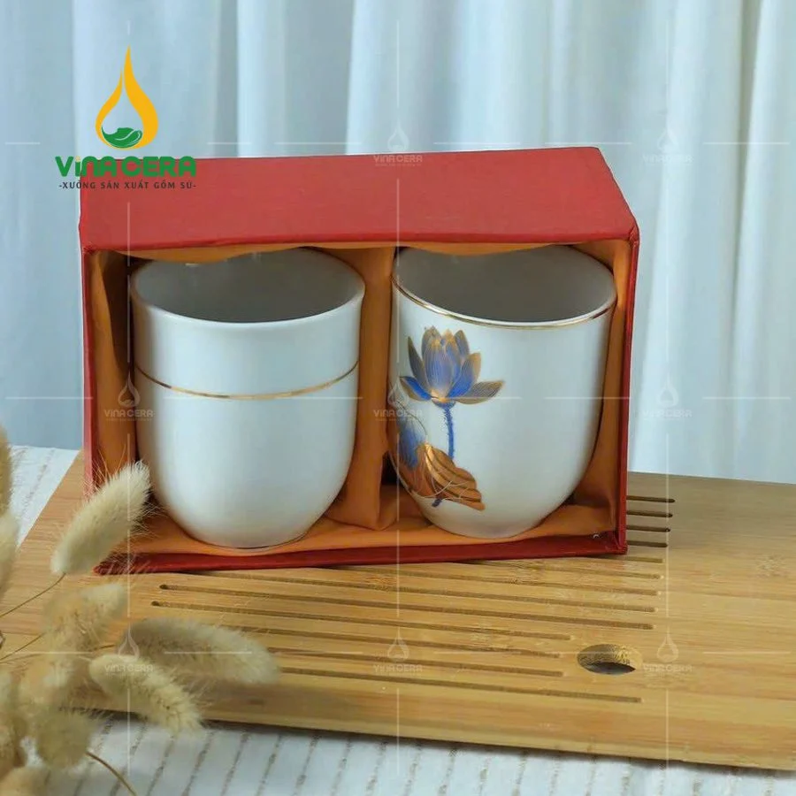 ly sứ ngọn lửa vẽ vàng