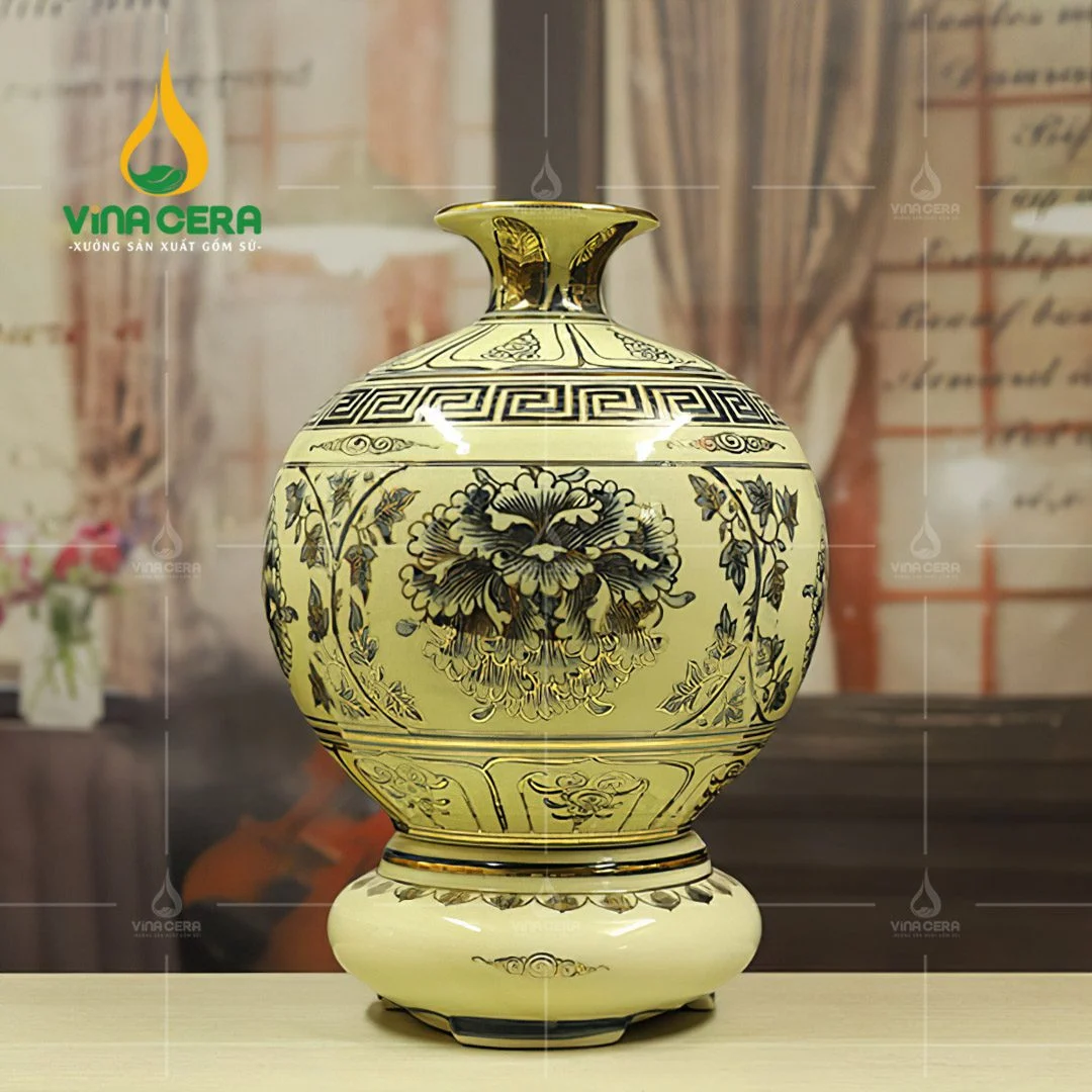 Bình Hút Lộc Là Gì? Cách Sử Dụng Và Vị Trí Đặt Bình Hút Lộc Tốt Nhất Bình hút lộc men Chu Đậu vẽ hoa phù dung viền vàng