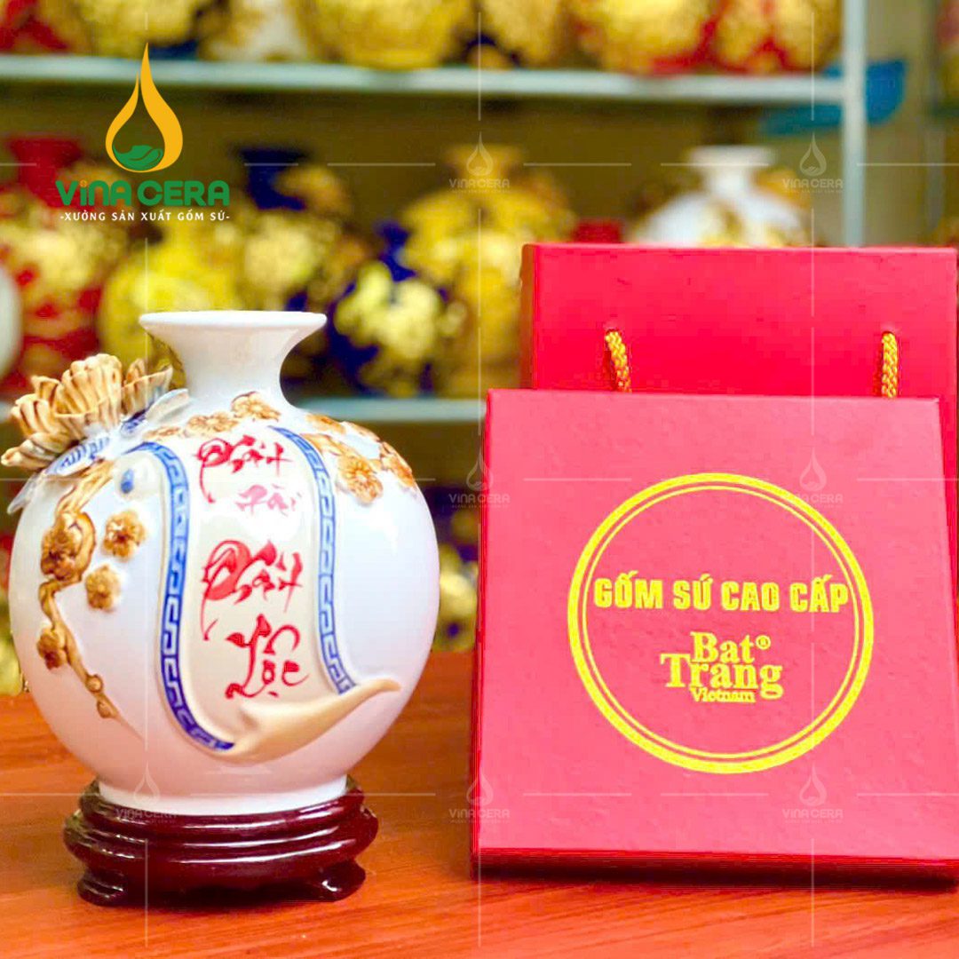 Bình hút lộc đắp nổi Thư Pháp