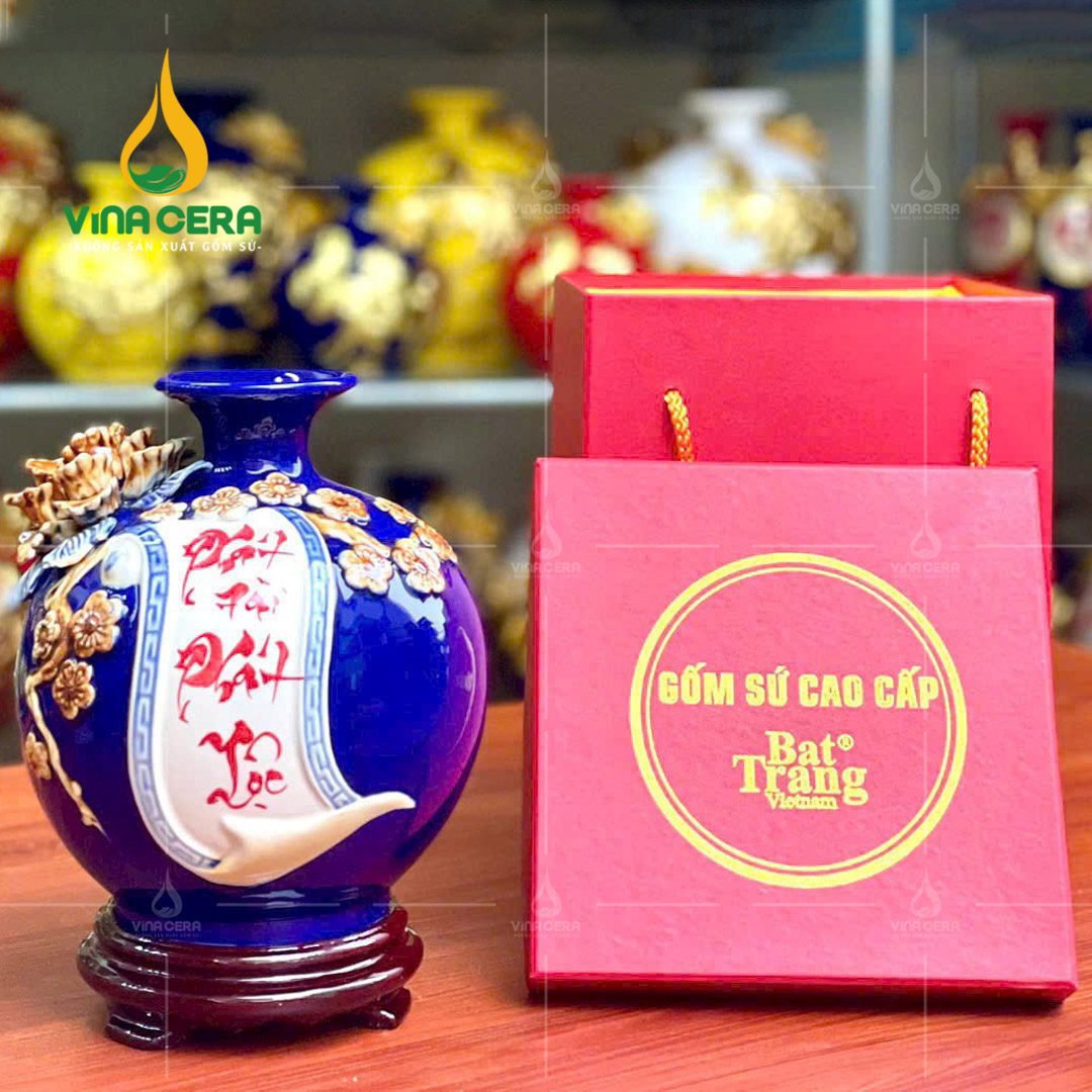 Bình hút lộc đắp nổi Thư Pháp