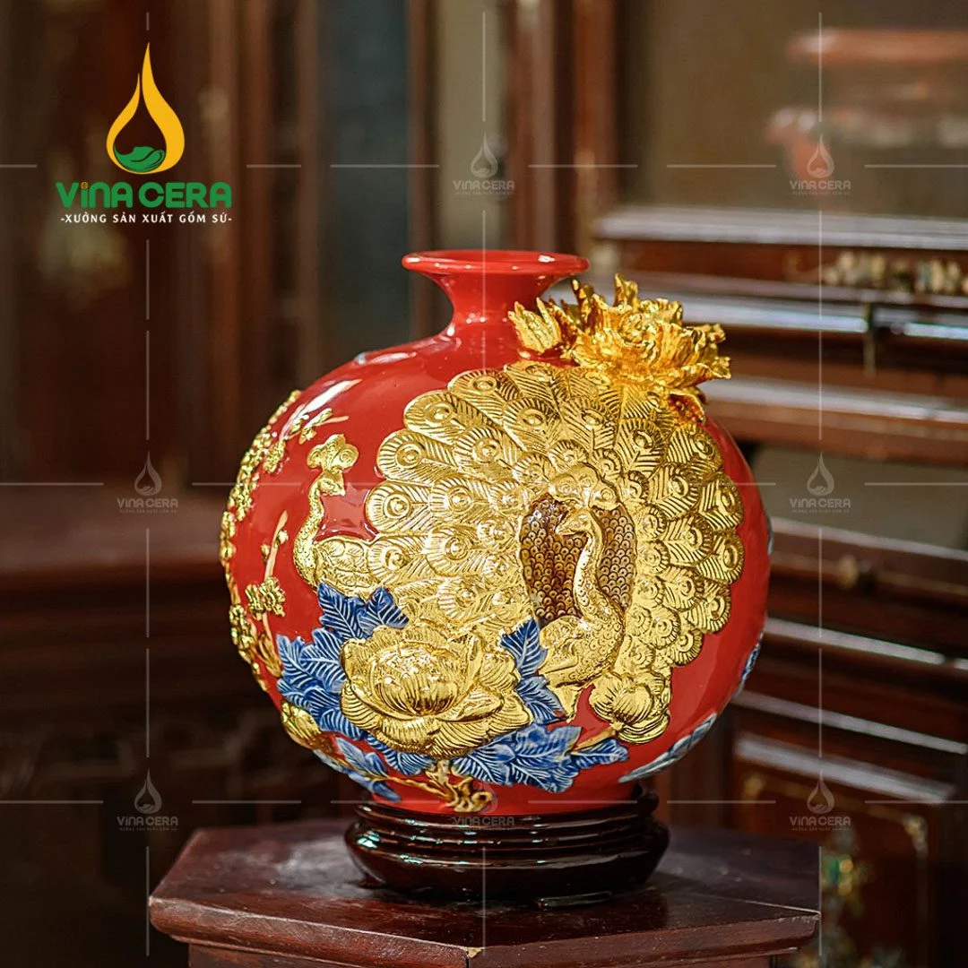 Bình hút lộc đắp nổi vàng công đào