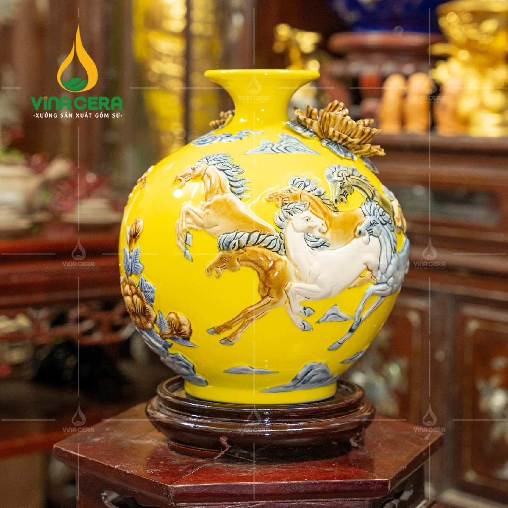 Bình hút lộc đắp nổi Mã đáo thành công
