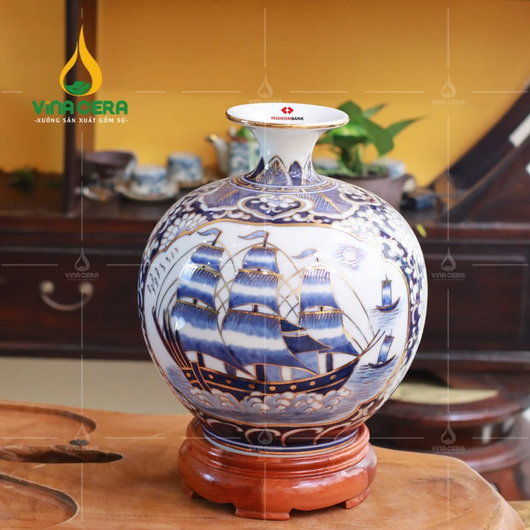 Bình Hút Tài Lộc Cho Người Mệnh Thủy: Chọn Lựa và Ý Nghĩa Bình hút lộc Thuận buồm xuôi gió viền vàng