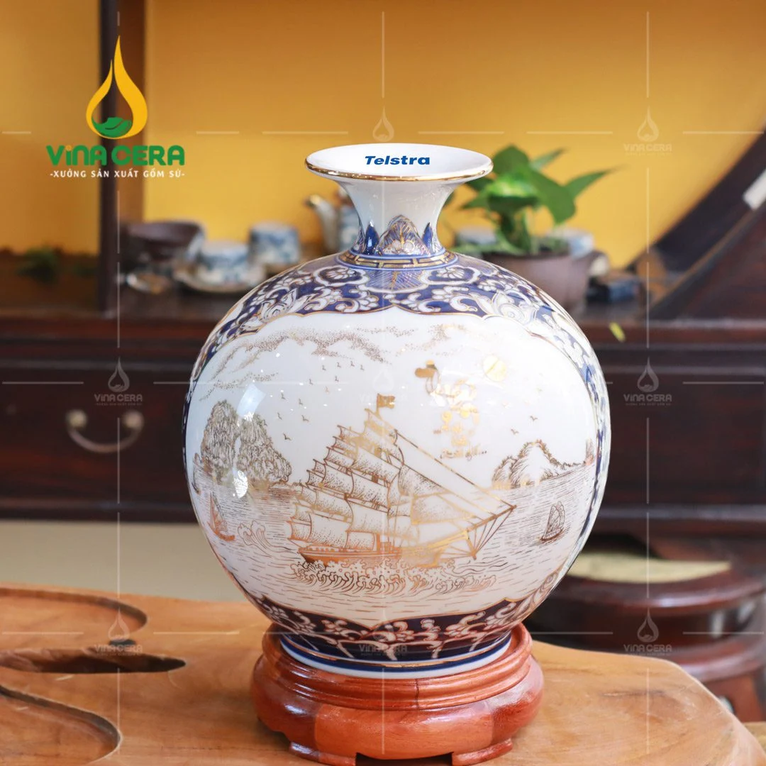 Bình Hút Tài Lộc Cho Người Mệnh Thủy: Chọn Lựa và Ý Nghĩa Bình hút lộc Thuận Buồm xuôi gió viền vàng