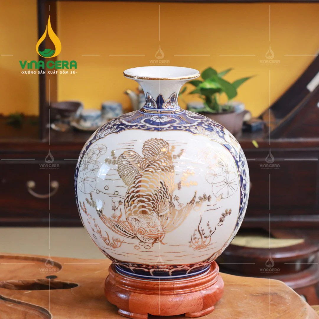 Bình Hút Lộc Là Gì? Cách Sử Dụng Và Vị Trí Đặt Bình Hút Lộc Tốt Nhất Bình hút lộc vẽ vàng cá chép hoa sen