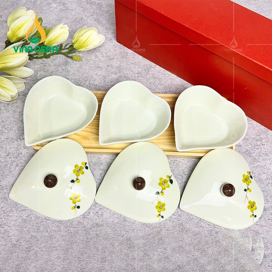 khay mứt sứ Bát tràng hình trái tim
