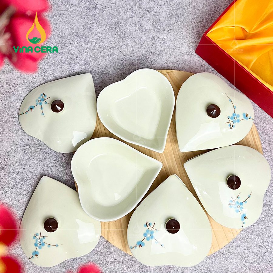 khay mứt sứ Bát tràng hình trái tim