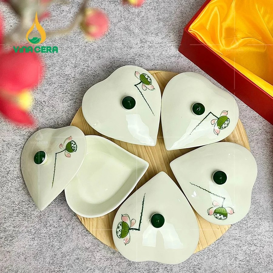 Top 100 Mẫu Khay Đựng Mứt Tết Đẹp, Sang Trọng, Thông Dụng khay mứt sứ Bát tràng hình trái tim