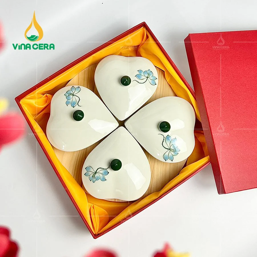 Khay Mứt Làm Quà Tết Giá Tốt Tại Xưởng Gốm Sứ khay mứt sứ Bát tràng hình trái tim