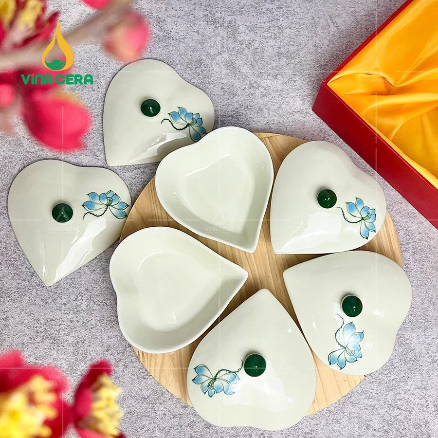 Chọn “Quà Khay Mứt _Tết Thêm Đủ Đầy” Khay Mứt Sứ Làm Quà Tặng Tết: Ý Nghĩa Và Đặc Điểm Nổi Bật
