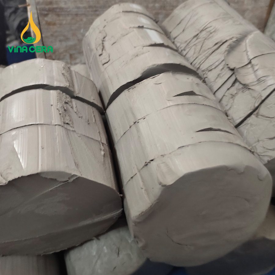 Tìm Hiểu Quy Trình Sản Xuất Gốm Sứ Bát Tràng Phân loại và thái nhỏ đất sét