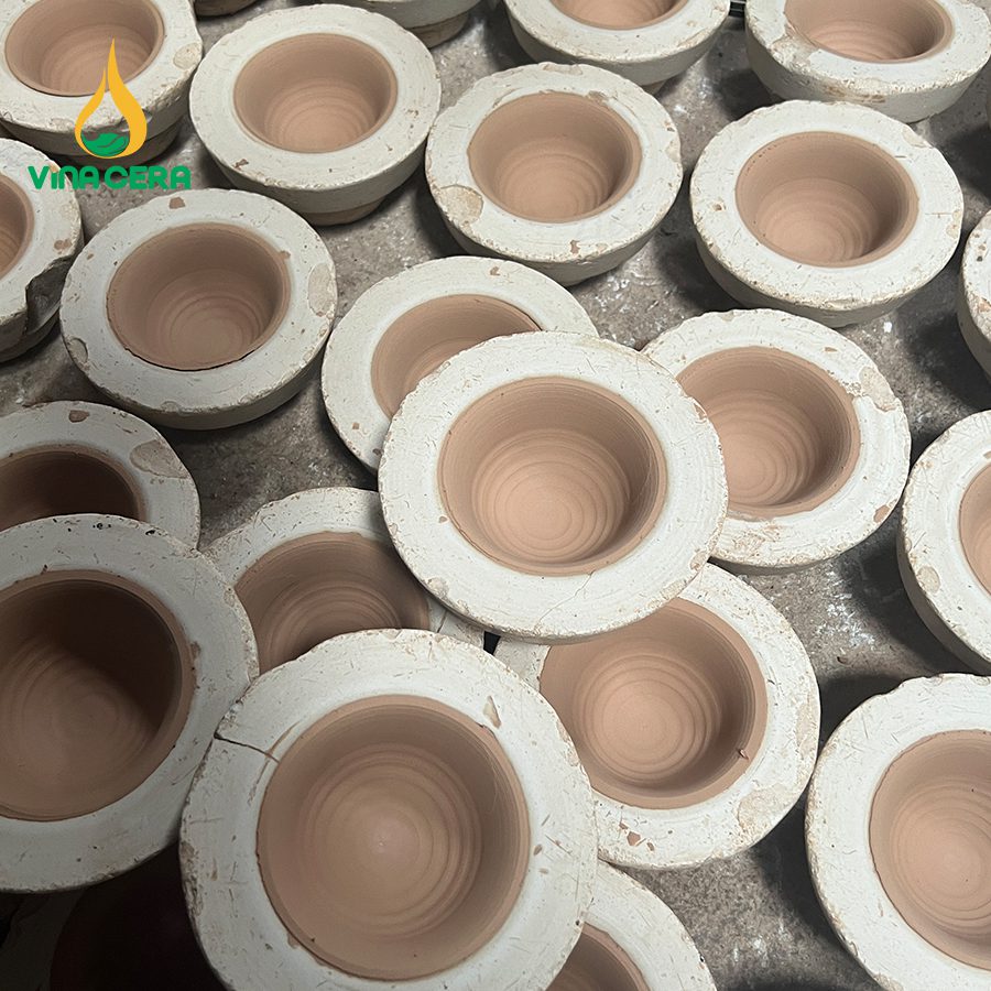 Tìm Hiểu Quy Trình Sản Xuất Gốm Sứ Bát Tràng Công đoạn phơi, sấy khô sản phẩm