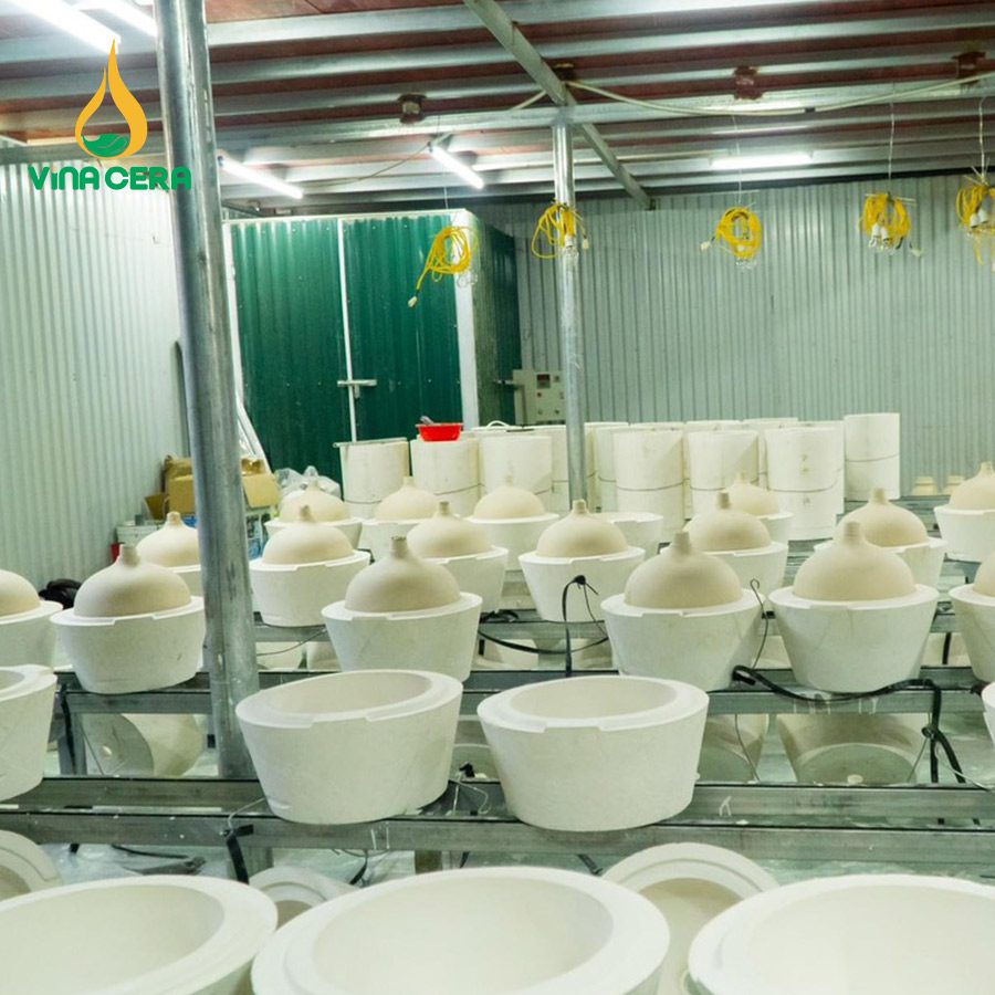 Tìm Hiểu Quy Trình Sản Xuất Gốm Sứ Bát Tràng Công đoạn phơi, sấy khô sản phẩm