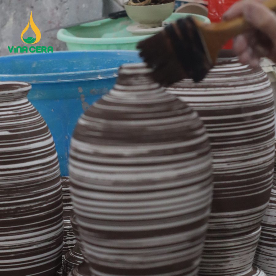 Tìm Hiểu Quy Trình Sản Xuất Gốm Sứ Bát Tràng Công đoạn sơn men