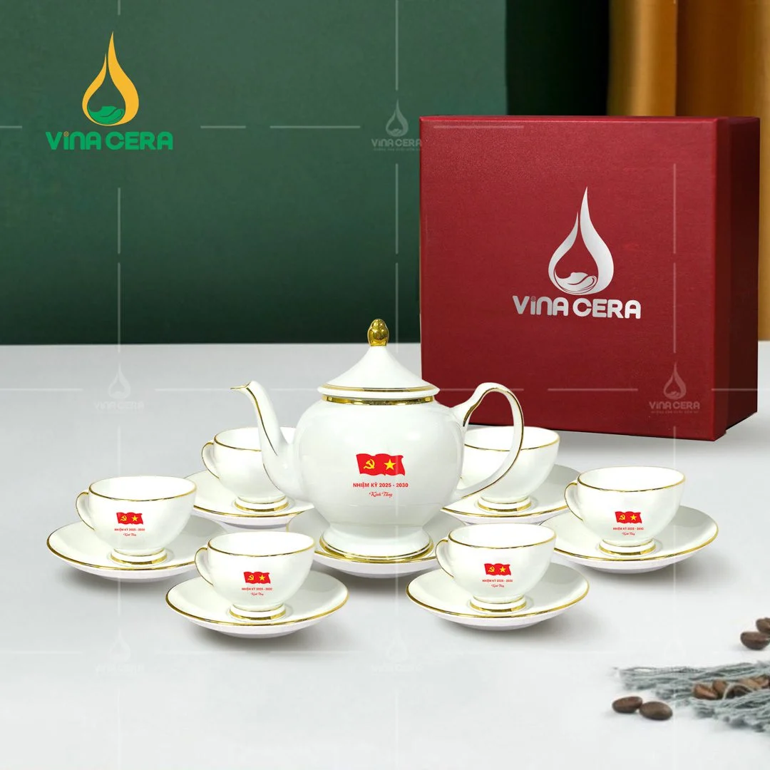 Ấm Chén Làm Quà Tặng Đại Hội: Lựa Chọn Ý Nghĩa và Sang Trọng Bộ ấm trà sứ trắng kẻ chỉ in logo Đại hội