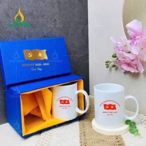 Ly sứ in logo Đại hội