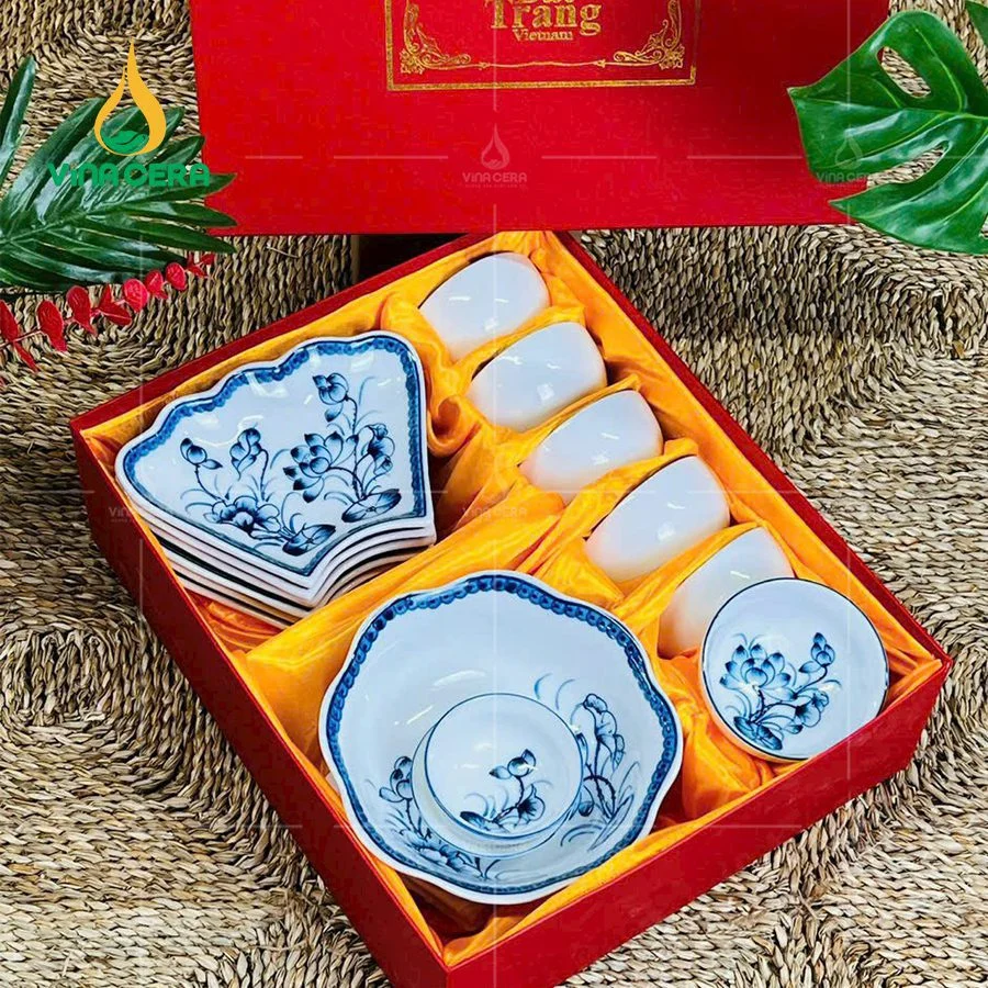 Bộ ấm trà Sứ Minh Châu làm quà tặng 30/4 in logo cho các tổ chức bát đĩa sứ minh châu