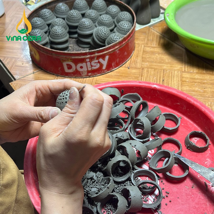 Tìm Hiểu Quy Trình Sản Xuất Gốm Sứ Bát Tràng Tạo hình sản phẩm