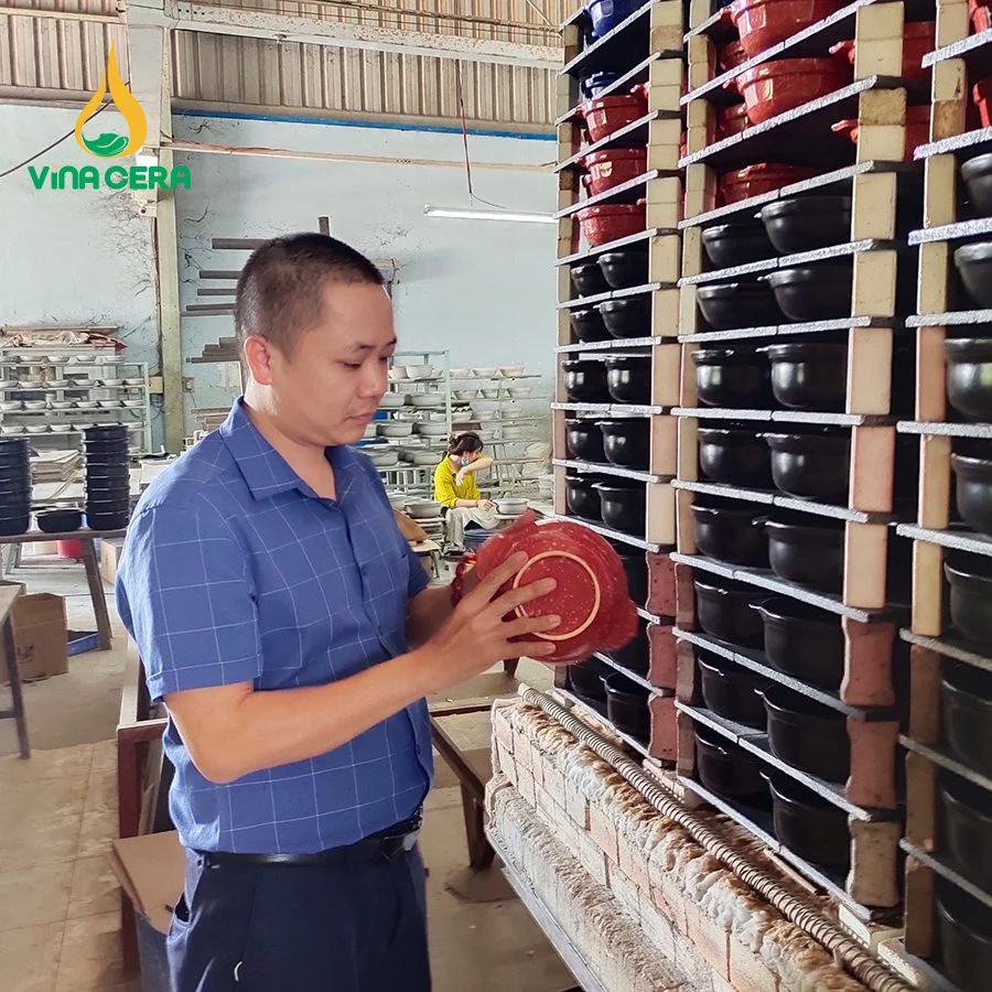 Tìm Hiểu Quy Trình Sản Xuất Gốm Sứ Bát Tràng Kiểm tra thành phẩm