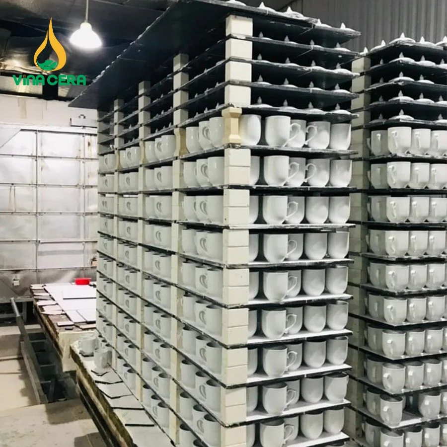 Cửa hàng sứ Minh Châu cung cấp sản phẩm chất lượng Sản phẩm được sắp xếp trước khi nung