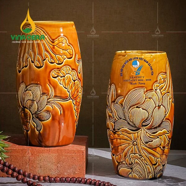 Tìm Hiểu Quy Trình Sản Xuất Gốm Sứ Bát Tràng Binh hoa khắc sen men hoàng thổ VinaCera