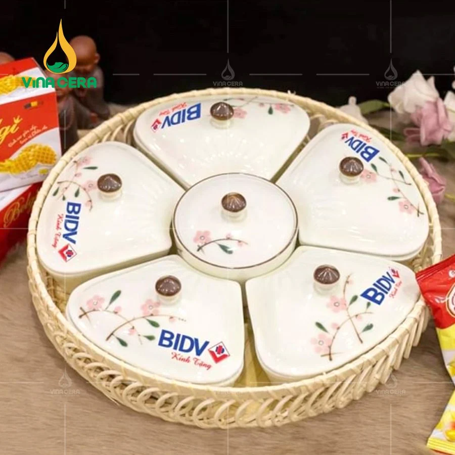 Khay Mứt Sứ Làm Quà Tặng Tết: Ý Nghĩa Và Đặc Điểm Nổi Bật khay mứt sứ in logo