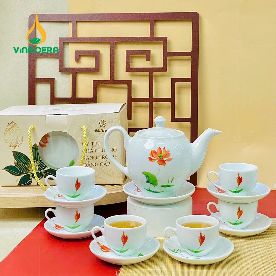 Bộ ấm trà hoa văn đẹp - Khám Phá Nét Đẹp Tinh Hoa Nghệ Thuật Gốm Sứ Việt Nam Bộ Ấm Chén Sứ Trắng Hoa Sen Đỏ