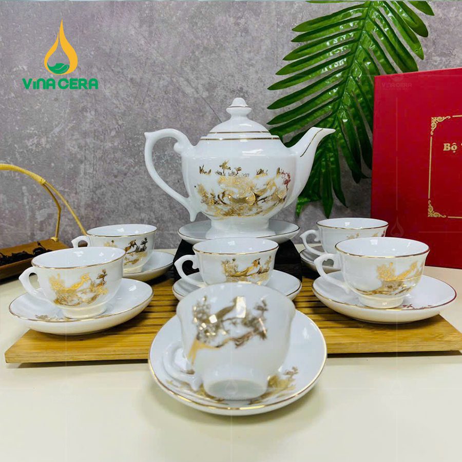 Khám Phá Nghệ Thuật Ấm Chén Vẽ Vàng - Bảo Tồn Văn Hóa Việt Bộ Ấm Trà Vẽ Vàng Dáng Thần Đèn VN AC 41 (2)