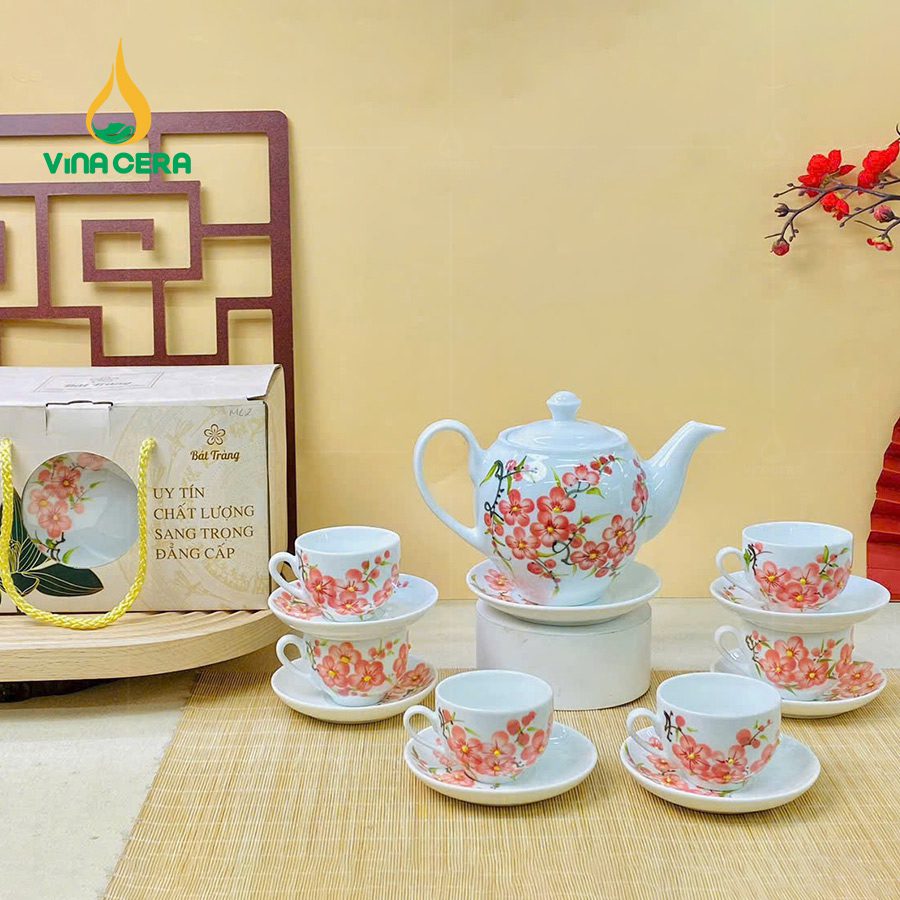 Ấm Trà Bát Tràng Đẹp - Món Quà Tết Ý Nghĩa Cho Mọi Nhà Bộ ấm chén vẽ hoa mai đỏ cao cấp Bát Tràng