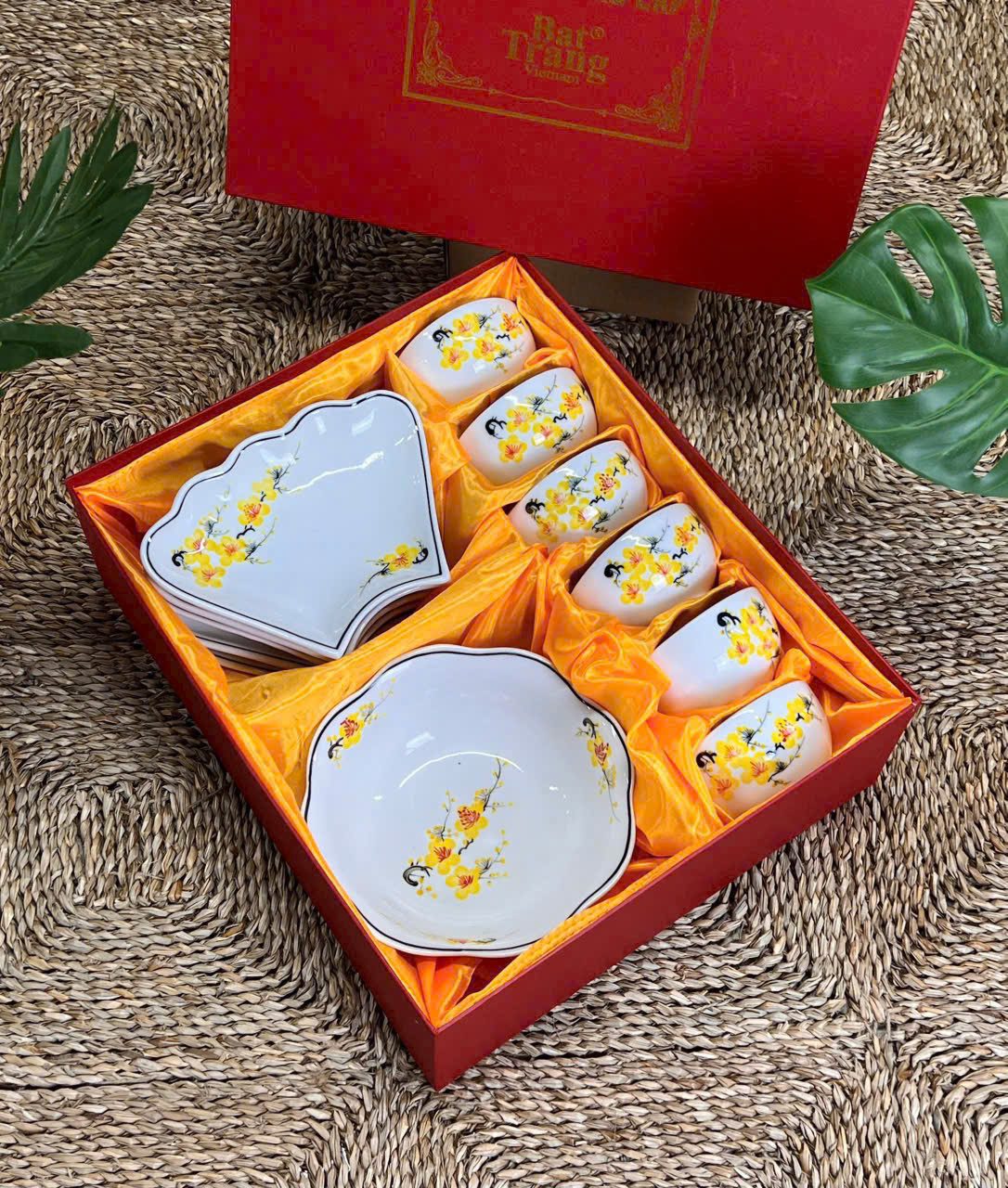 Gốm sứ quà tặng cao cấp dành cho khách hàng, doanh nghiệp Việt Nam Hôp Quà Bát đĩa - Quà tết