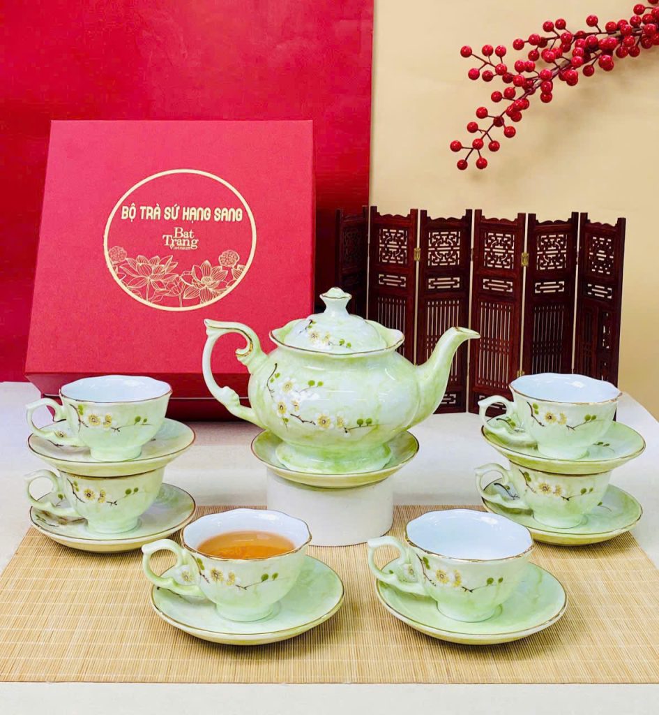Ấm Trà Bát Tràng Đẹp - Món Quà Tết Ý Nghĩa Cho Mọi Nhà Ấm Trà Bát Tràng Đẹp - Món Quà Tết Ý Nghĩa Cho Mọi Nhà