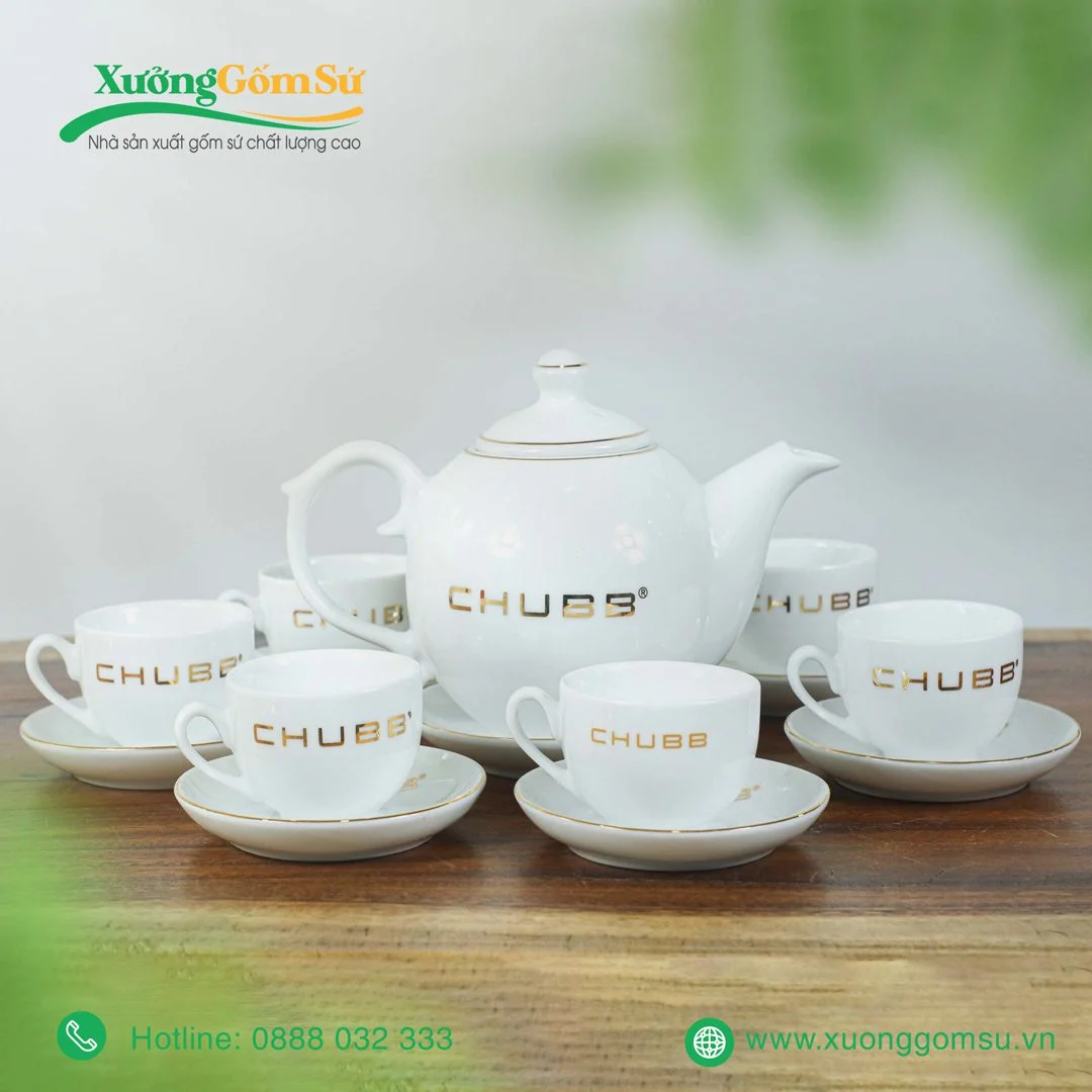 Bộ ấm chén vẽ vàng
