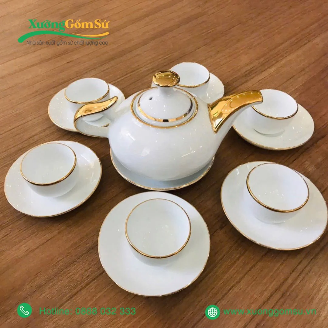 Bộ ấm chén vòi voi vẽ vàng