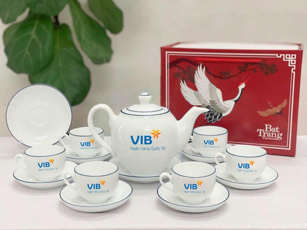 Bộ ấm trà in logo quà tặng - Món quà ý nghĩa và sang trọng cho doanh nghiệp Bộ ấm chén sứ dáng minh long