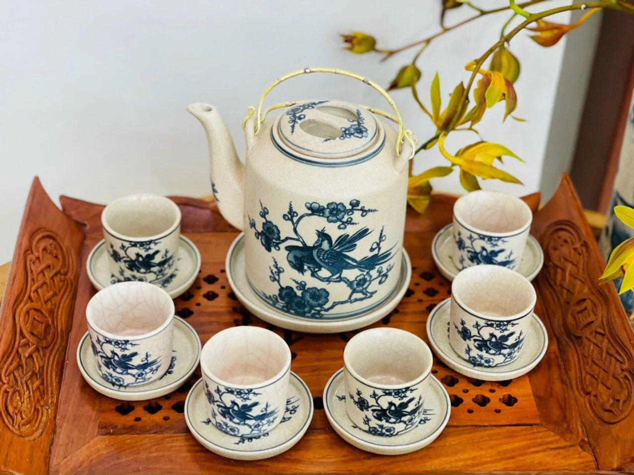 Khám Phá Bộ Ấm Tích Bát Tràng - Đẳng Cấp Nghệ Thuật Gốm Sứ Việt Nam