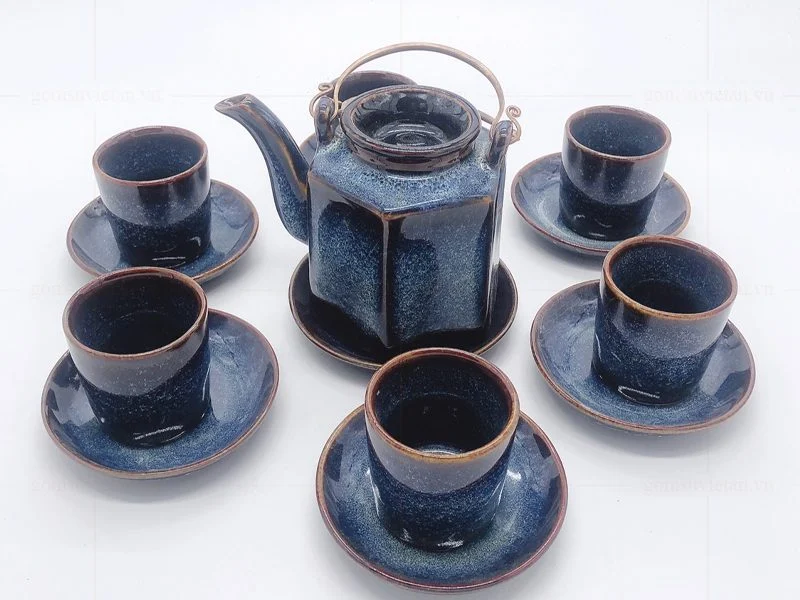 Khám Phá Vẻ Đẹp Huyền Bí Của Ấm Chén Hỏa Biến - Di Sản Nghệ Thuật Việt Nam Bộ ấm chén Hỏa Biến