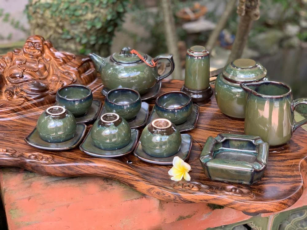 Khám Phá Vẻ Đẹp Huyền Bí Của Ấm Chén Hỏa Biến - Di Sản Nghệ Thuật Việt Nam Bộ ấm chén Hỏa Biến